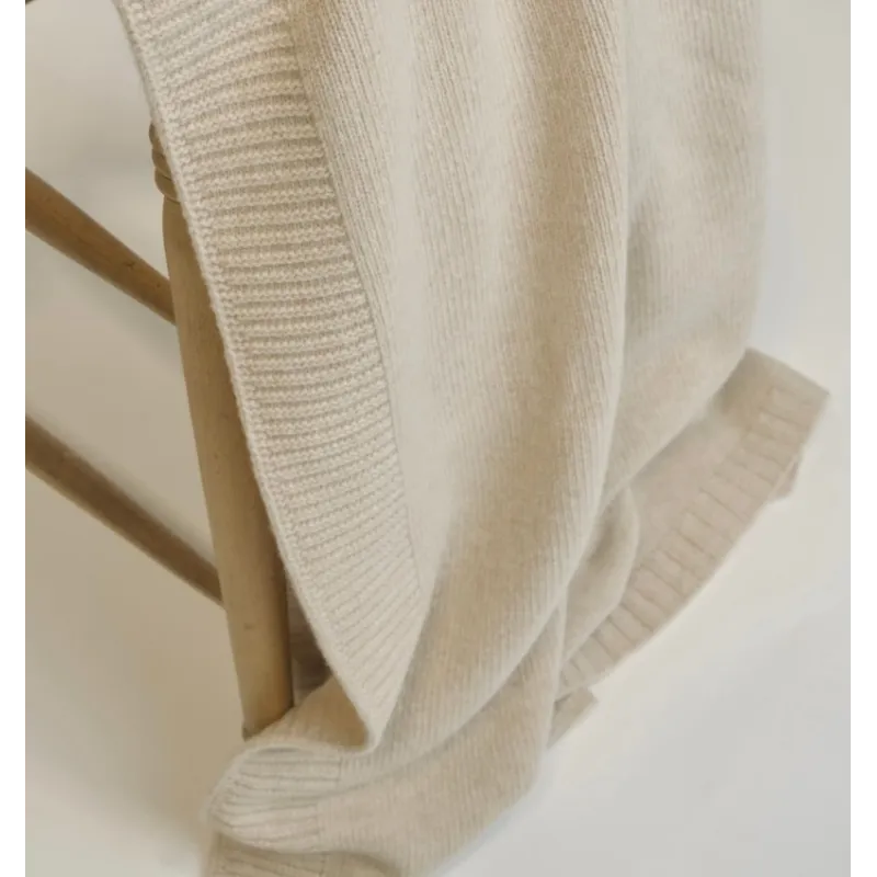 Koc z Wełny Merino 100% LANEA gładki Koc z Wełny Merino 100% LANEA gładki