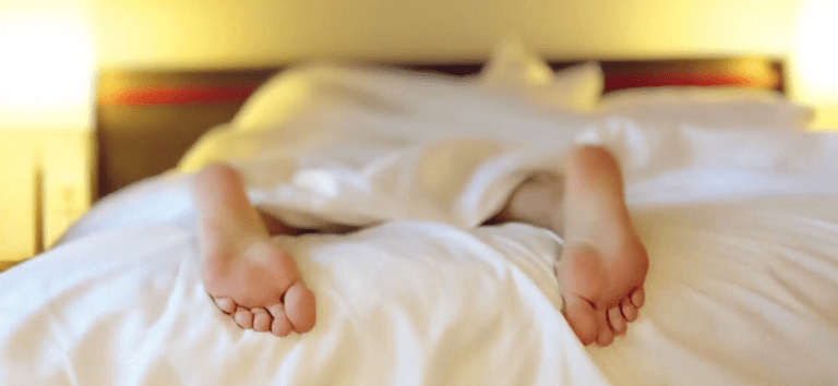 Pozycje podczas snu - jak wpływają na zdrowie?